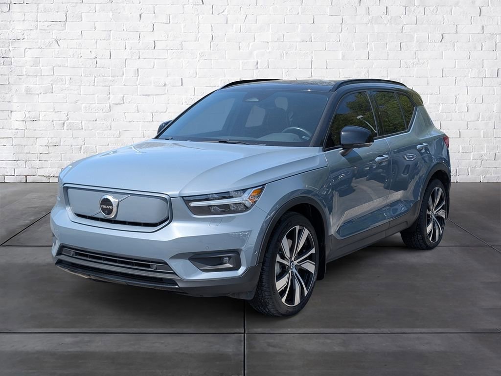 Used 2022 Volvo XC40 P8 Recharge Plus image 4
