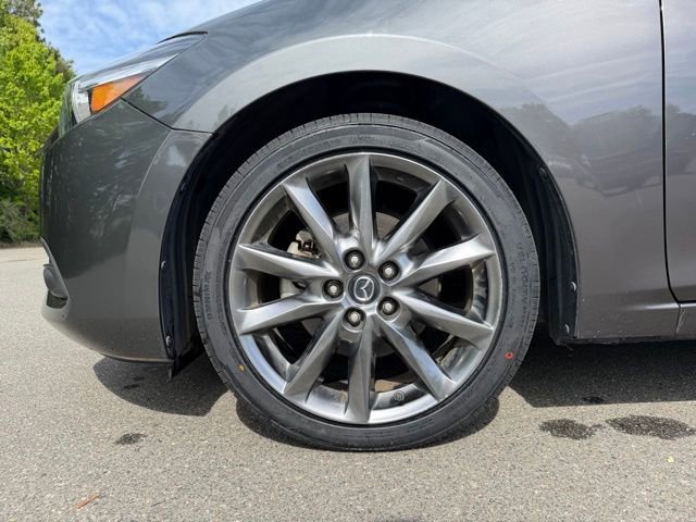 Used 2018 MAZDA MAZDA3 Grand Touring w/ Premium Equipment Package FWD image 11