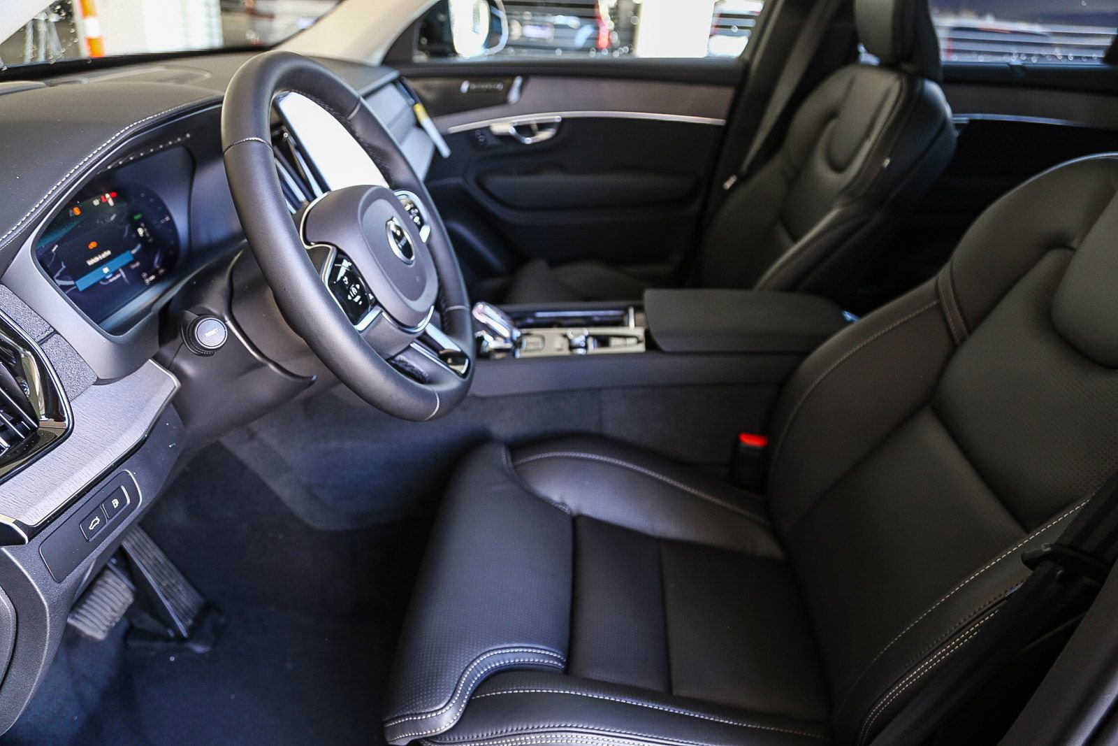 New 2026 Volvo XC90 T8 Ultra w/ Protection Package image 17