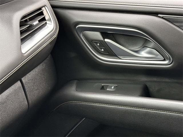 Used 2024 GMC Yukon XL SLT image 26