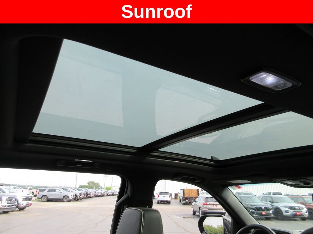 Certified 2023 GMC Yukon XL SLT AWD/4WD image 16