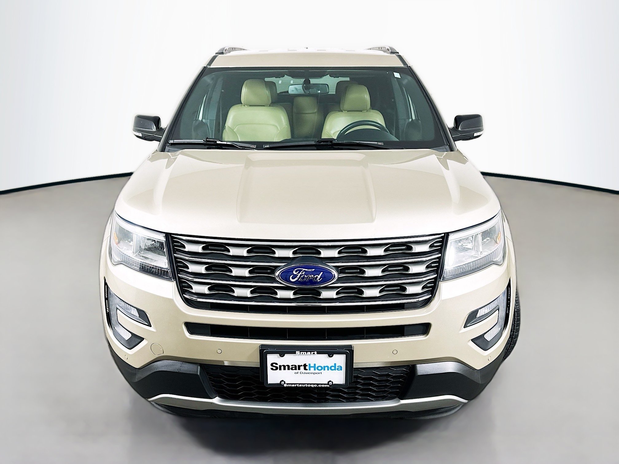 Used 2017 Ford Explorer XLT w/ Equipment Group 202A AWD/4WD image 2