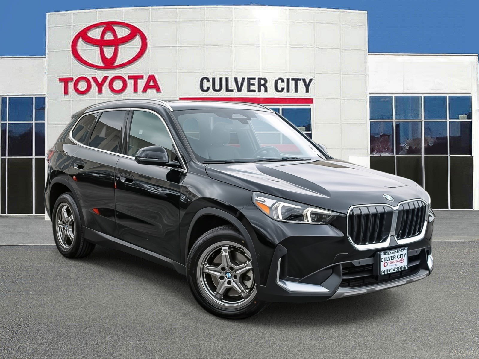 Used 2023 BMW X1 xDrive28i w/ Convenience Package