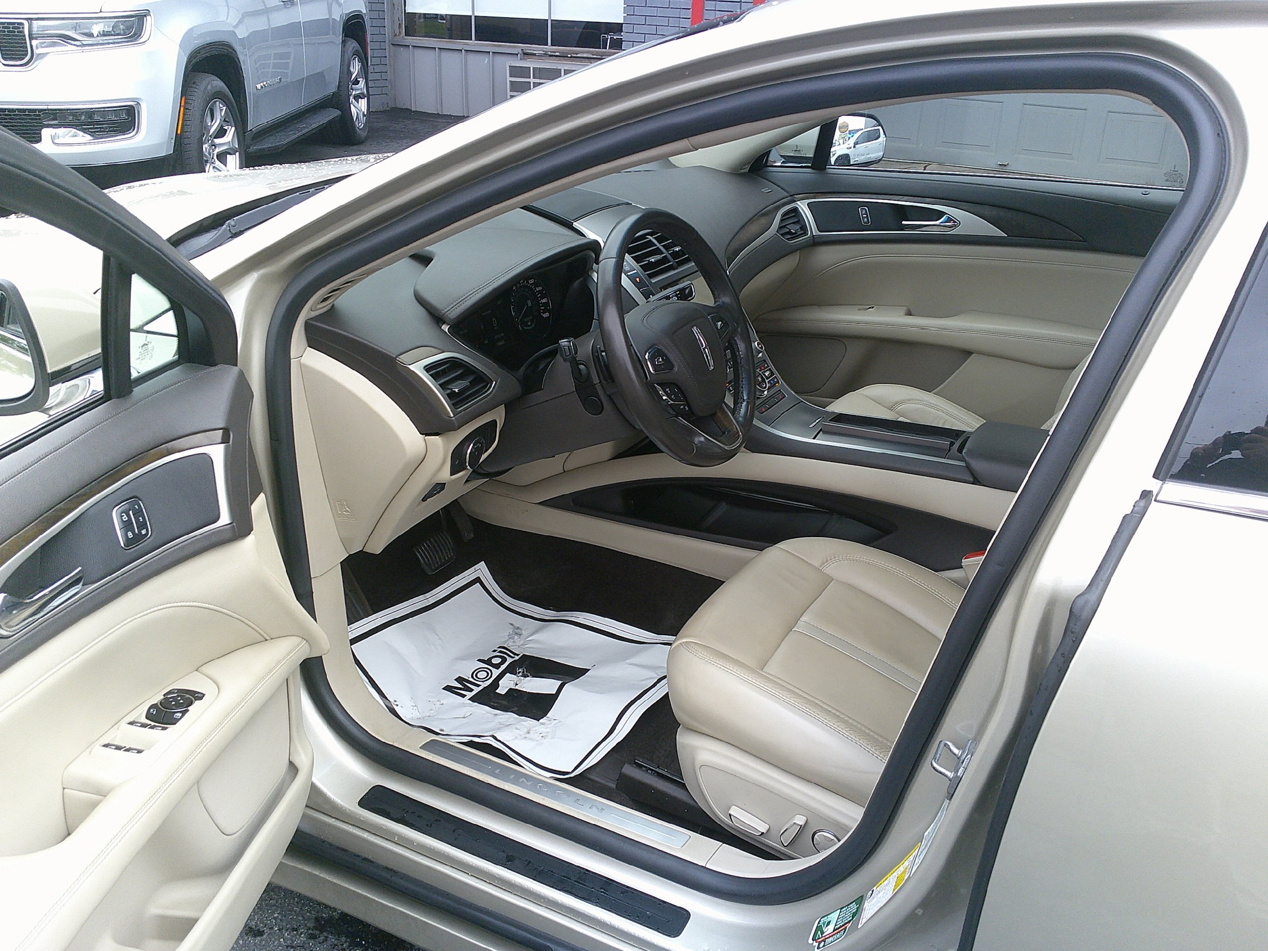 Used 2017 Lincoln MKZ Select w/ Technology Package FWD image 15