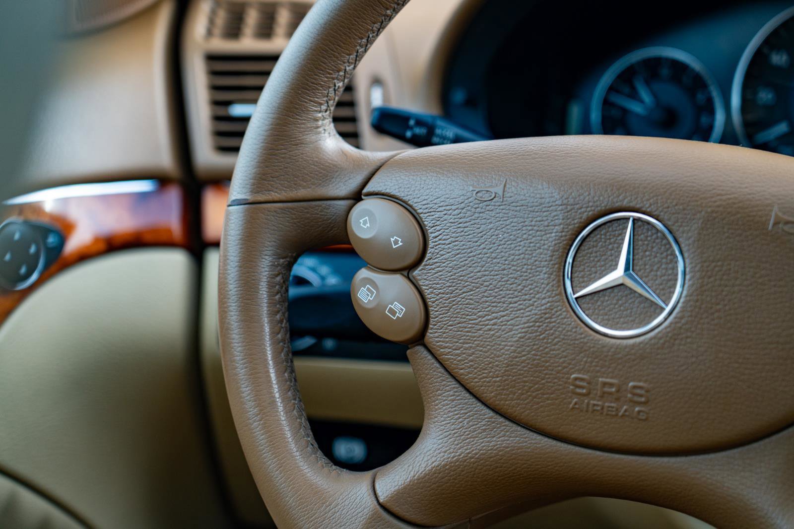 Used 2008 Mercedes-Benz E 350 4MATIC Sedan image 23