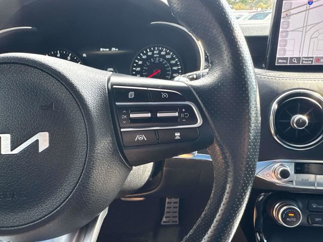 Used 2022 Kia Stinger GT2 image 28