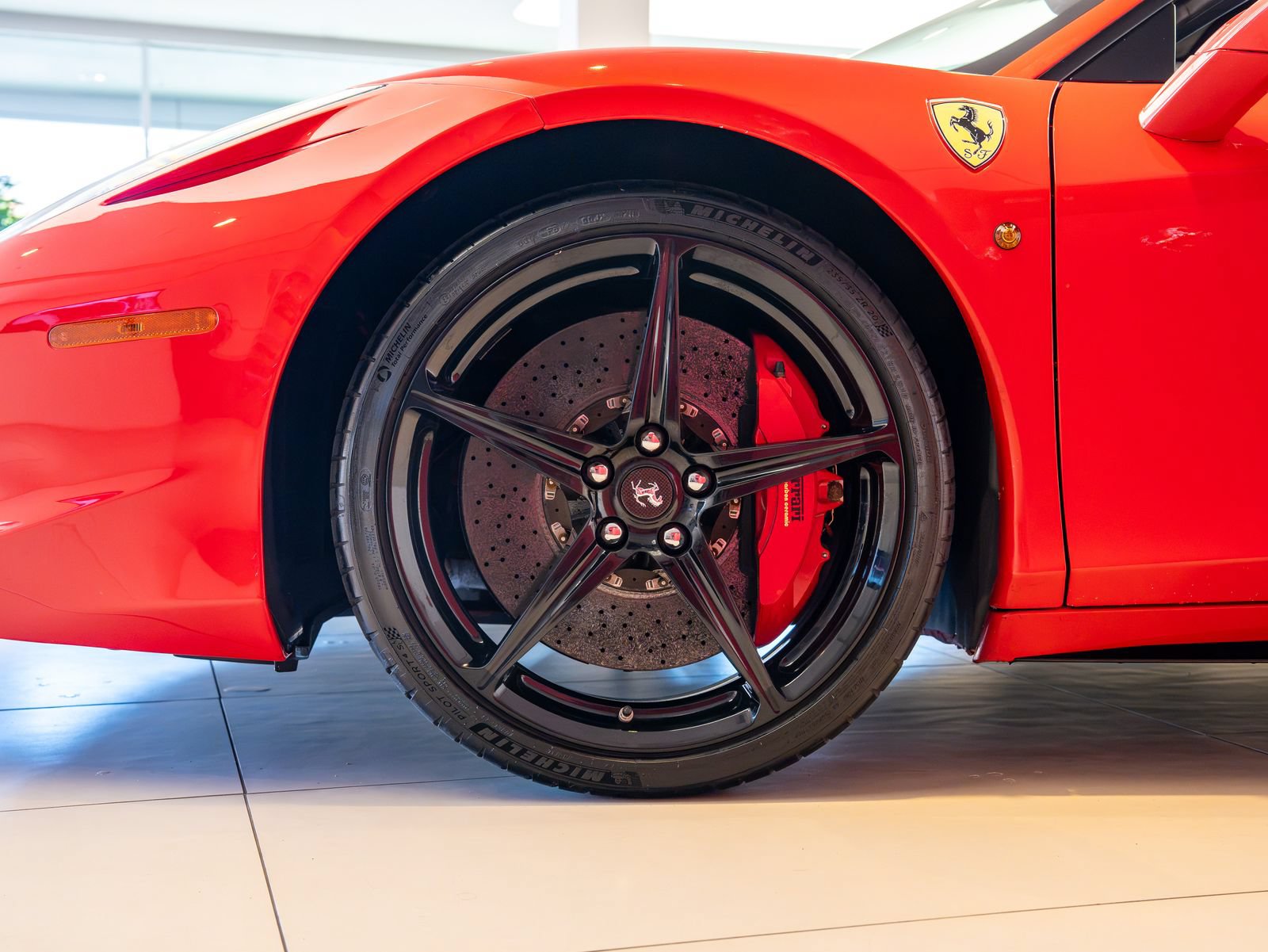 Used 2010 Ferrari 458 Italia Coupe RWD image 3