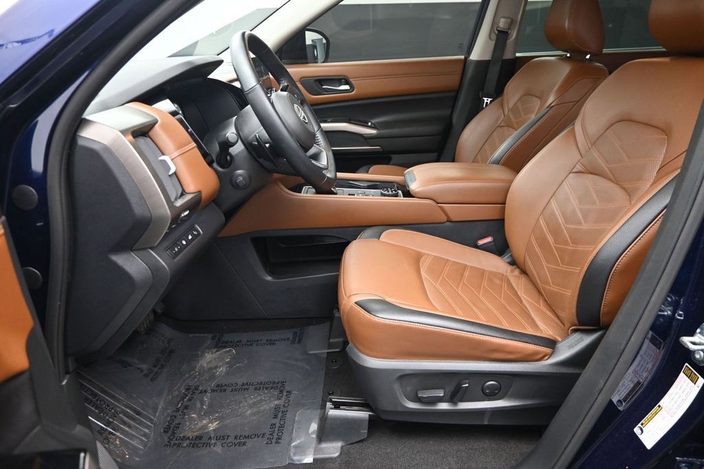 Used 2023 Nissan Pathfinder Platinum AWD/4WD image 15