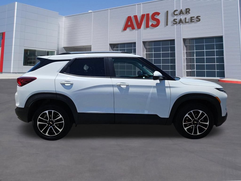 Used 2025 Chevrolet TrailBlazer LT AWD/4WD image 7