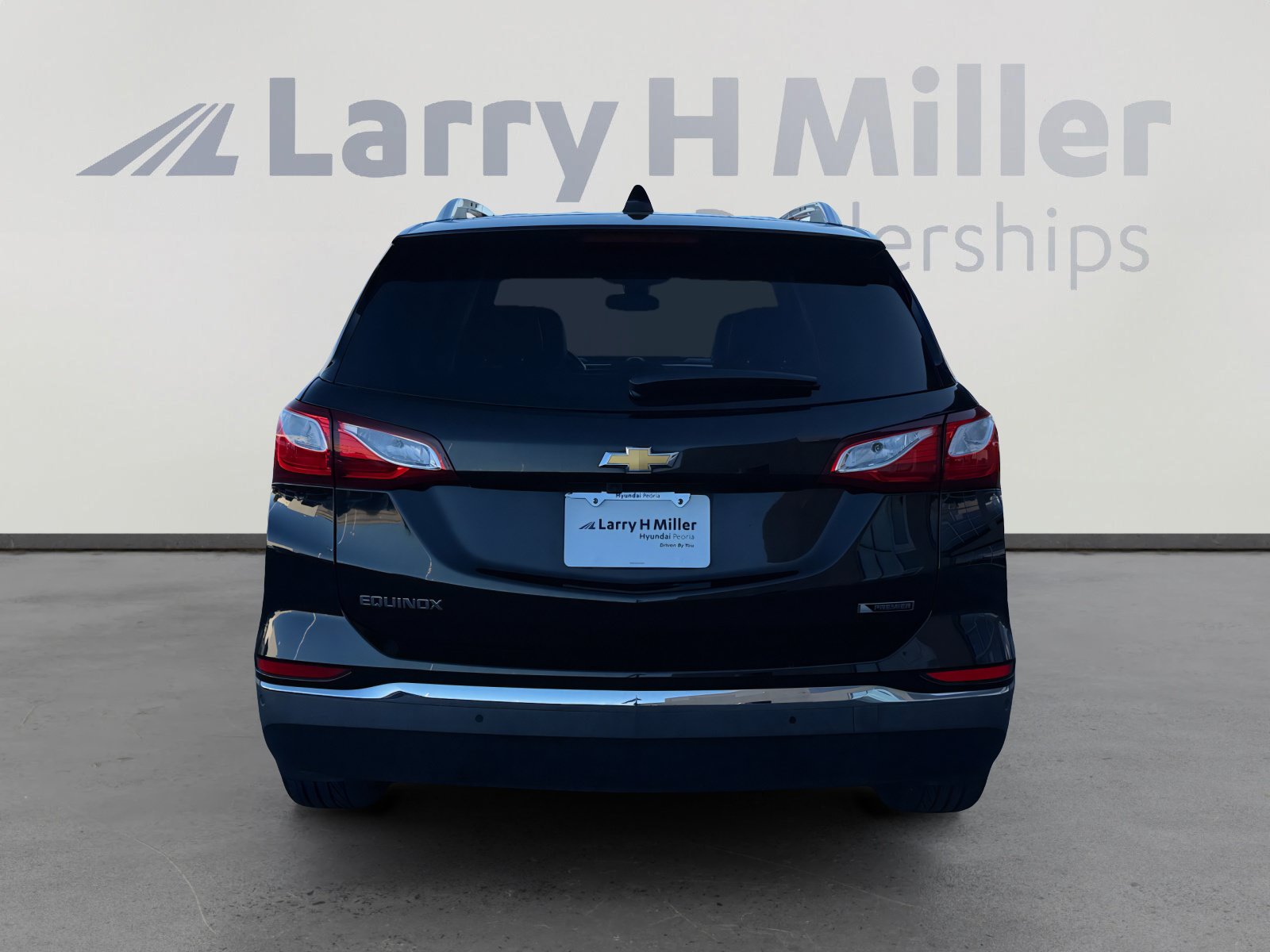 Used 2018 Chevrolet Equinox Premier FWD image 4