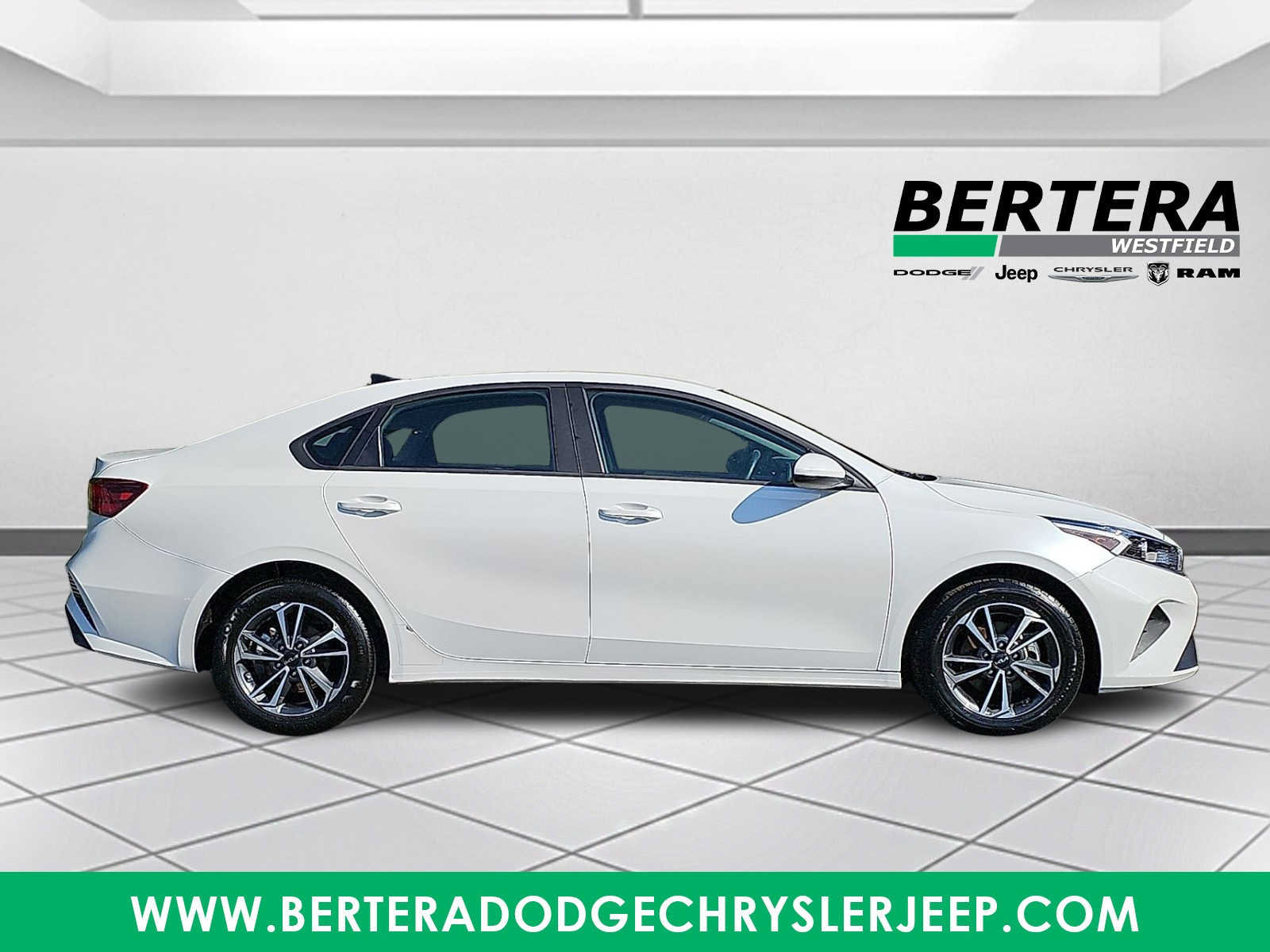 Used 2024 Kia Forte LXS FWD image 7