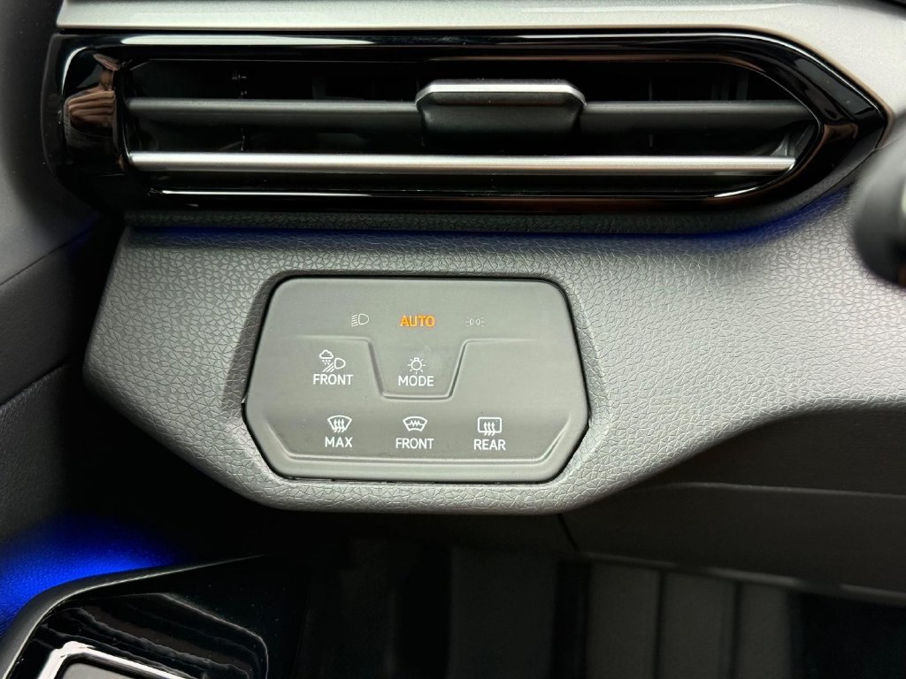 Certified 2023 Volkswagen ID.4 Pro S Plus AWD/4WD image 13