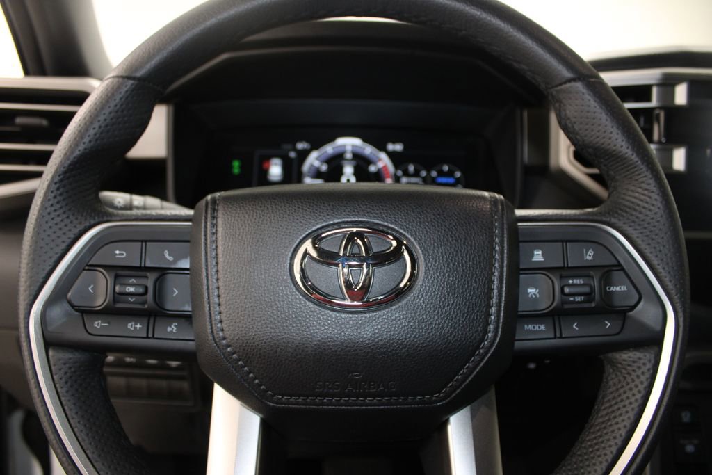 Used 2025 Toyota Sequoia SR5 AWD/4WD image 45