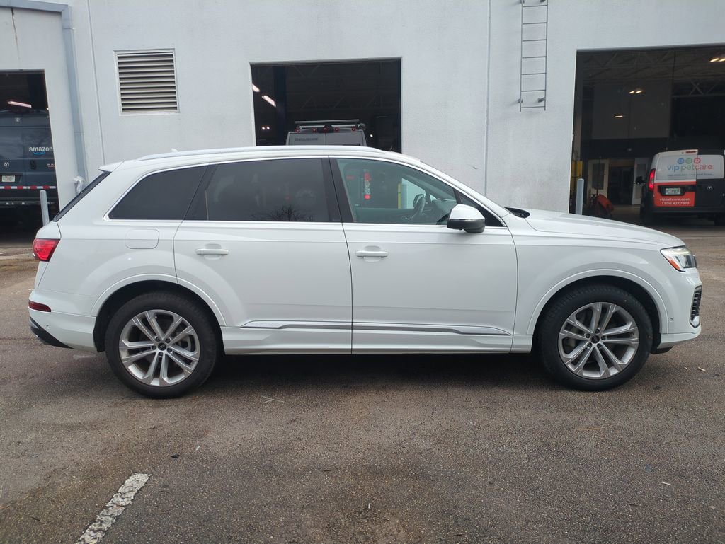 Used 2025 Audi Q7 3.0T Premium Plus AWD/4WD image 5
