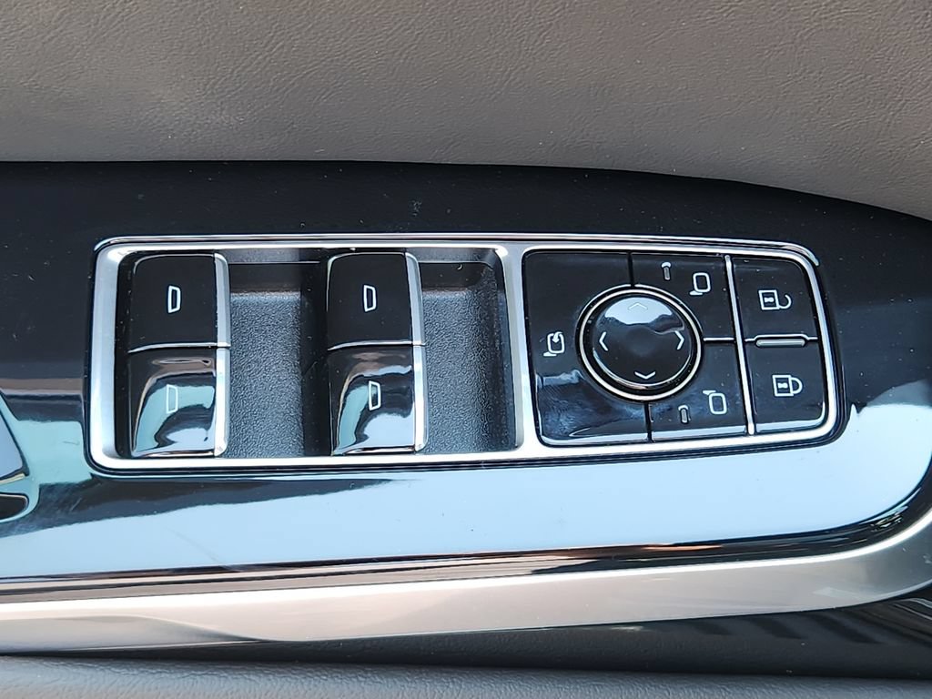 New 2026 Cadillac Escalade ESV Luxury w/ Touring Package AWD/4WD image 16