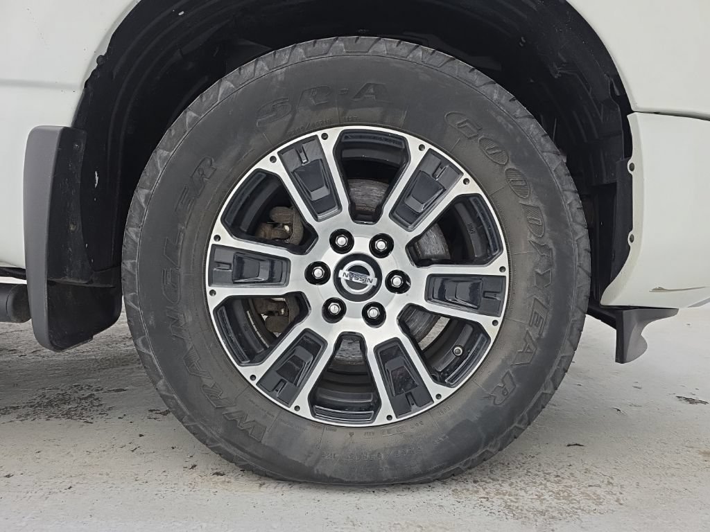 Used 2021 Nissan Titan SV w/ SV Convenience Package AWD/4WD image 17