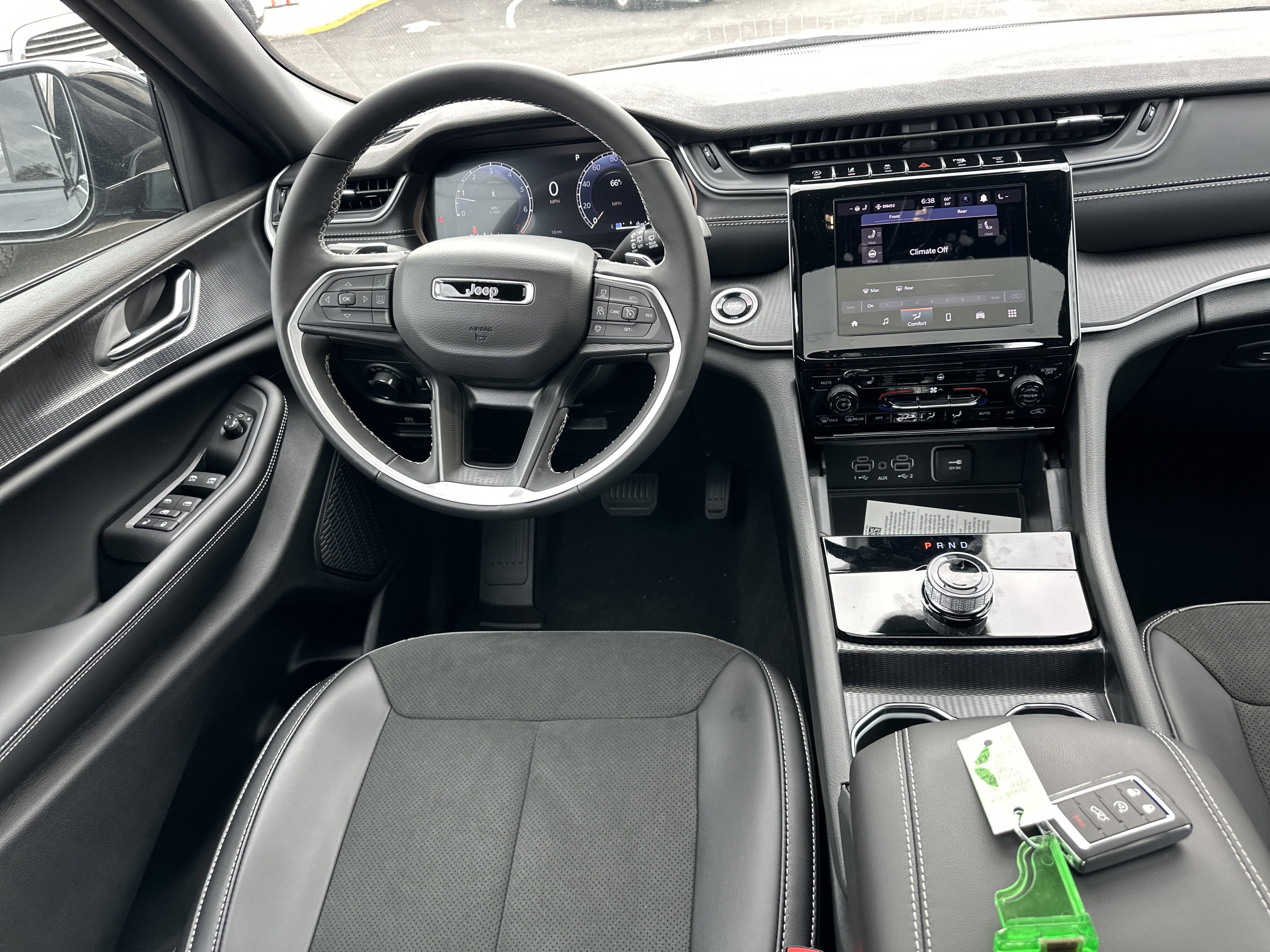 New 2025 Jeep Grand Cherokee L Altitude image 32