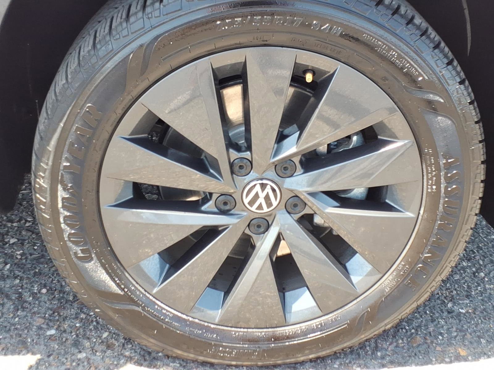 Certified 2024 Volkswagen Taos S FWD image 9