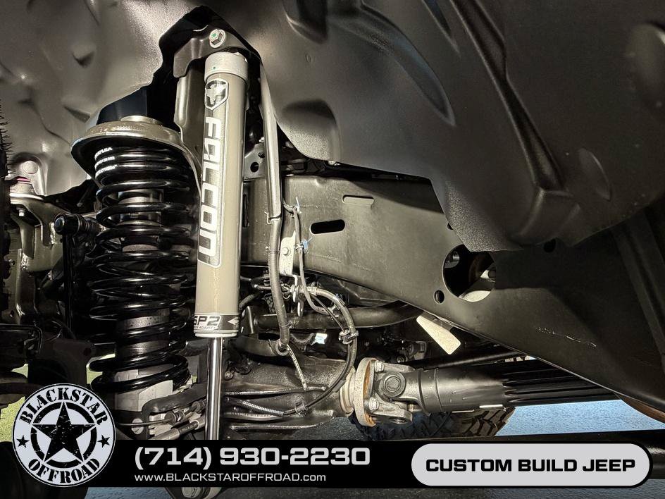 Used 2025 Jeep Wrangler Unlimited Rubicon 4xe w/ Convenience Group AWD/4WD image 26