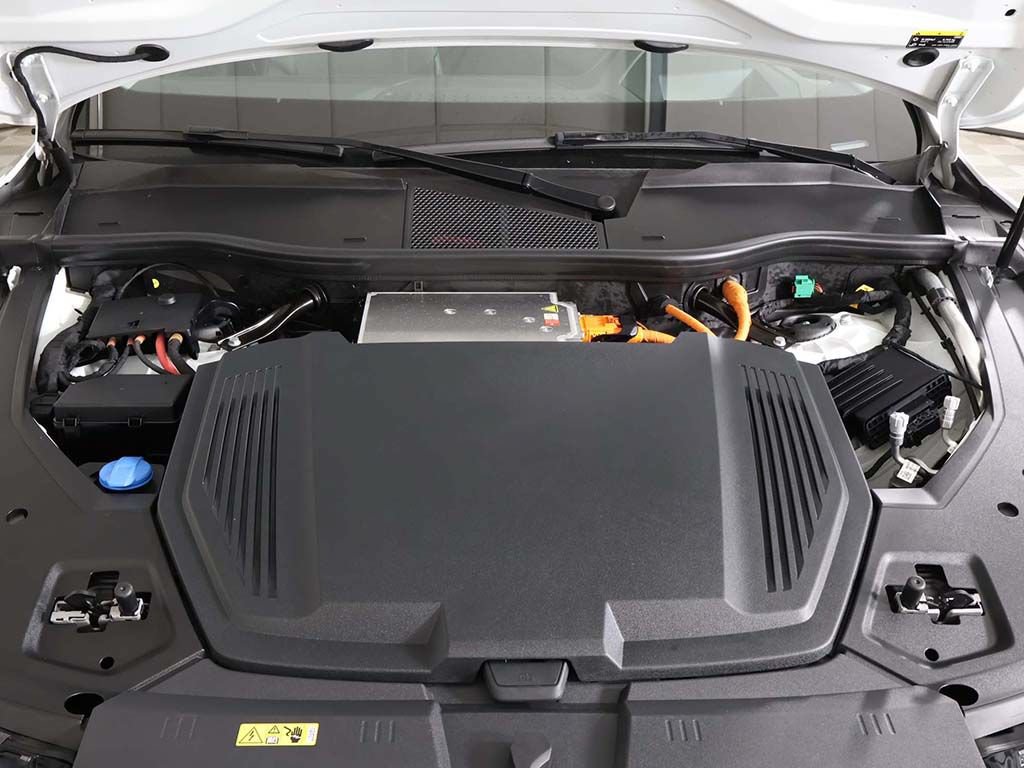 Used 2024 Audi Q8 e-tron Prestige w/ Prestige Package AWD/4WD image 27