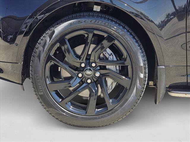 Used 2023 Land Rover Discovery S R-Dynamic image 9