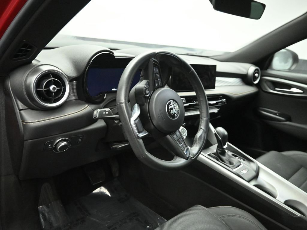 Used 2024 Alfa Romeo Tonale Ti image 11