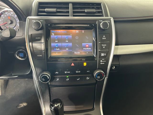 Used 2015 Toyota Camry SE image 22