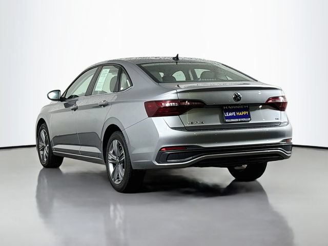 Certified 2024 Volkswagen Jetta SE FWD image 5