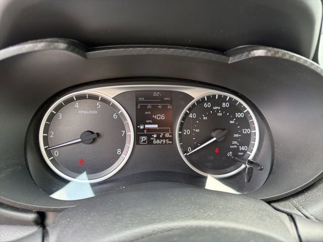 Used 2021 Nissan Versa S FWD image 2