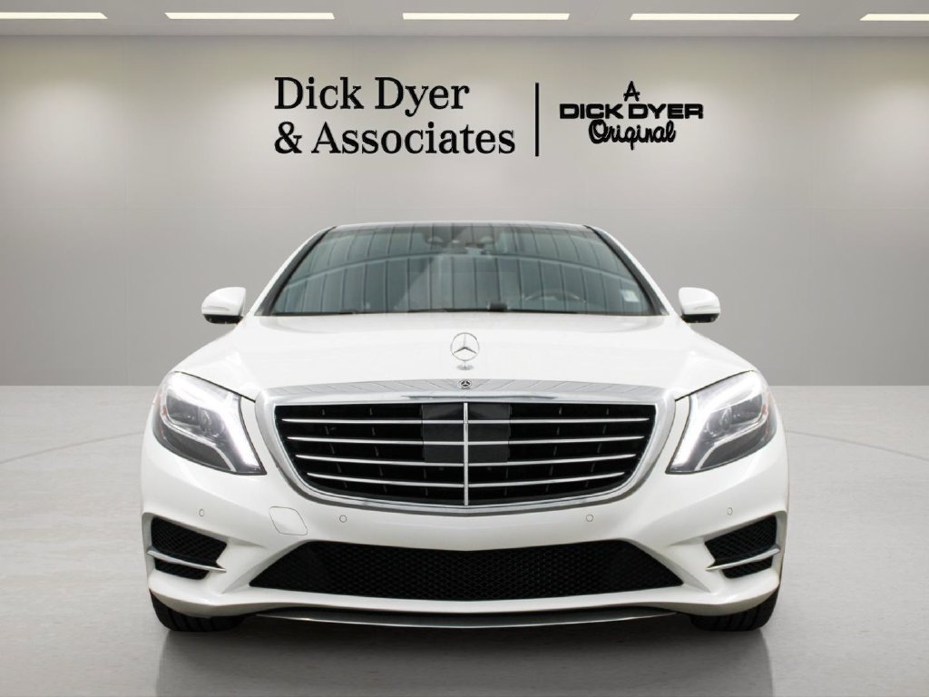 Used 2017 Mercedes-Benz S 550 Sedan image 4
