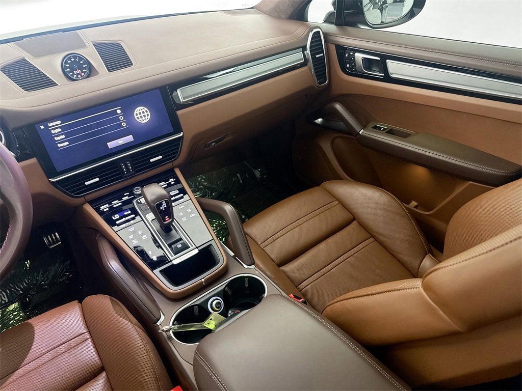 Used 2022 Porsche Cayenne Turbo image 22