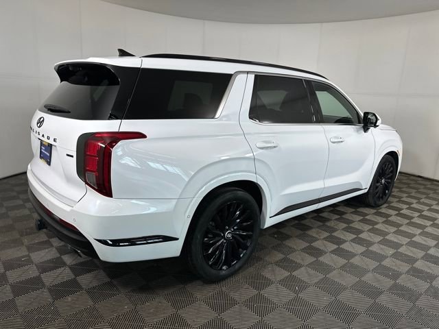 Used 2024 Hyundai Palisade Calligraphy image 3