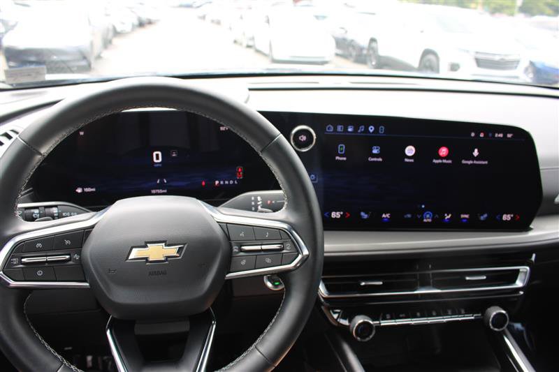 Used 2026 Chevrolet Traverse LT FWD image 15