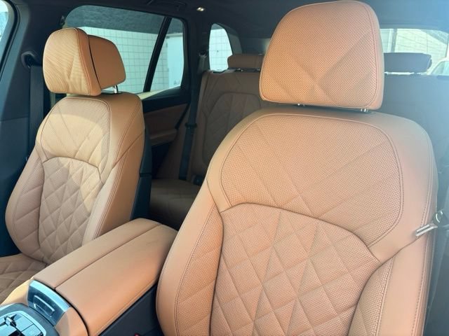 New 2026 BMW X5 xDrive50e w/ Premium Package AWD/4WD image 17