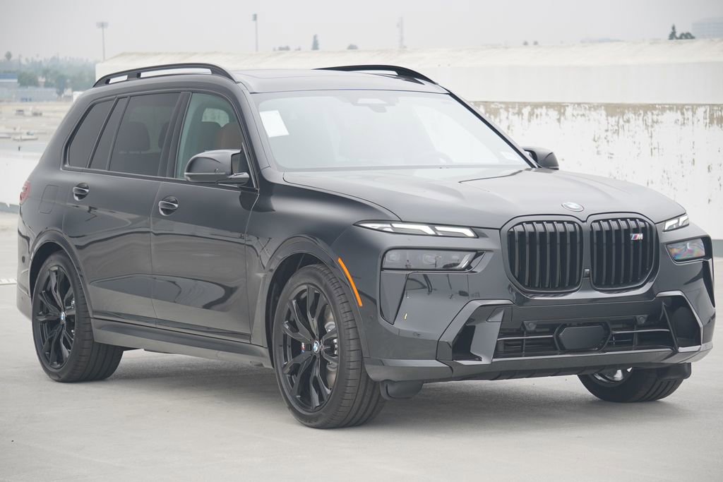 New 2026 BMW X7 M60i image 3