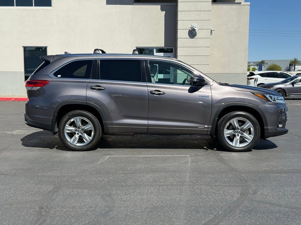 Used 2019 Toyota Highlander Limited image 2