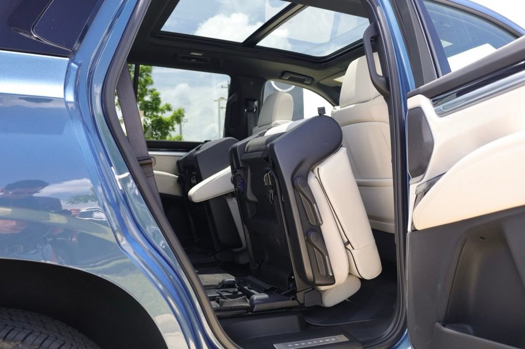 Used 2026 Cadillac Escalade Sport RWD image 33