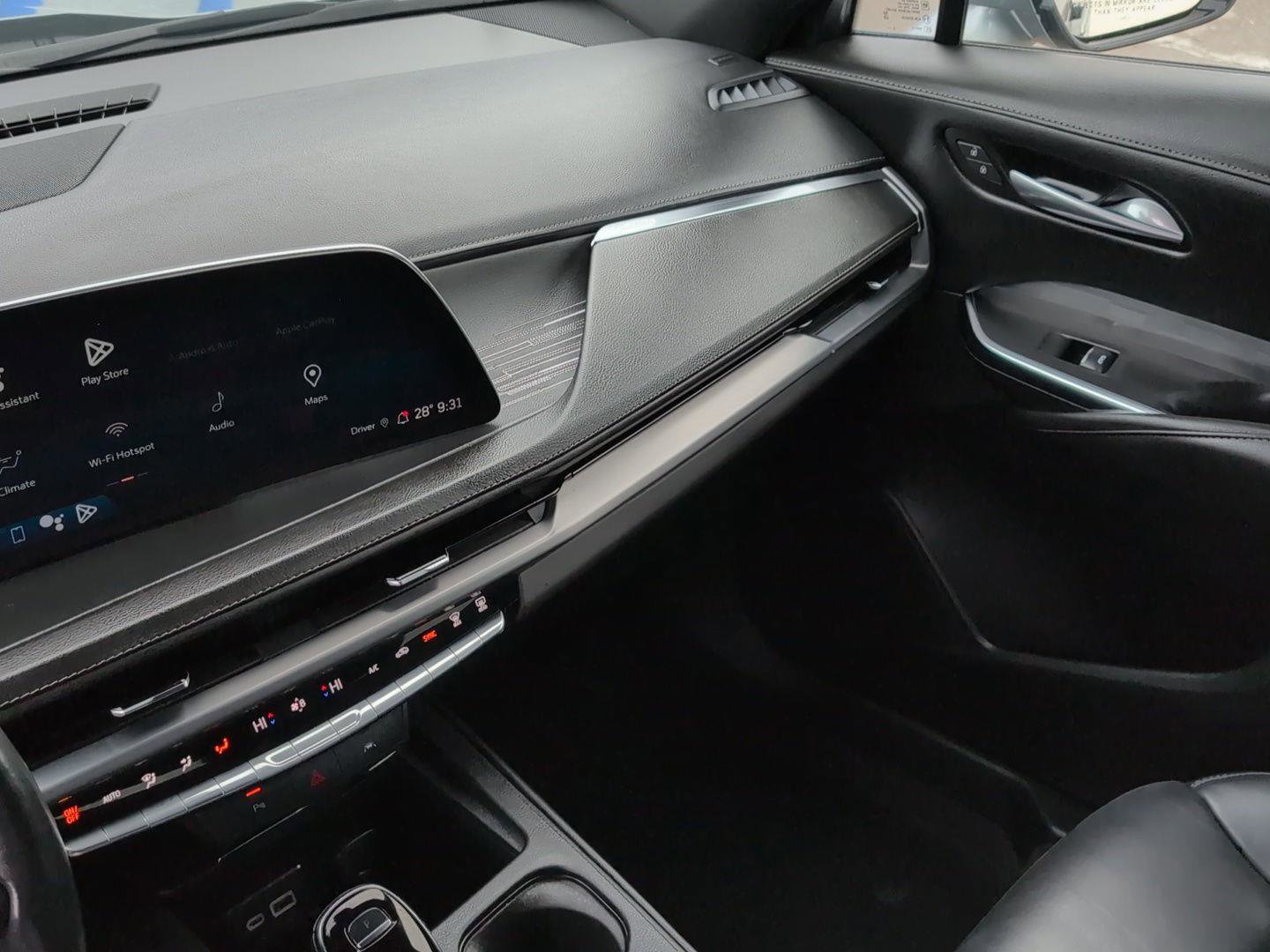 Used 2024 Cadillac XT4 Premium Luxury image 36