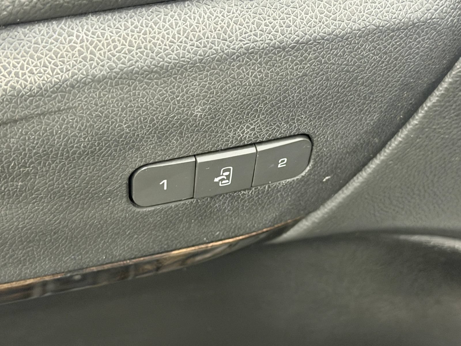 Used 2016 GMC Acadia Denali AWD/4WD image 23