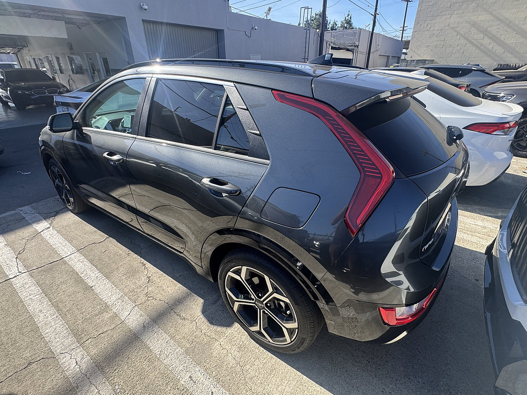 Used 2025 Kia Niro EX Touring FWD image 4
