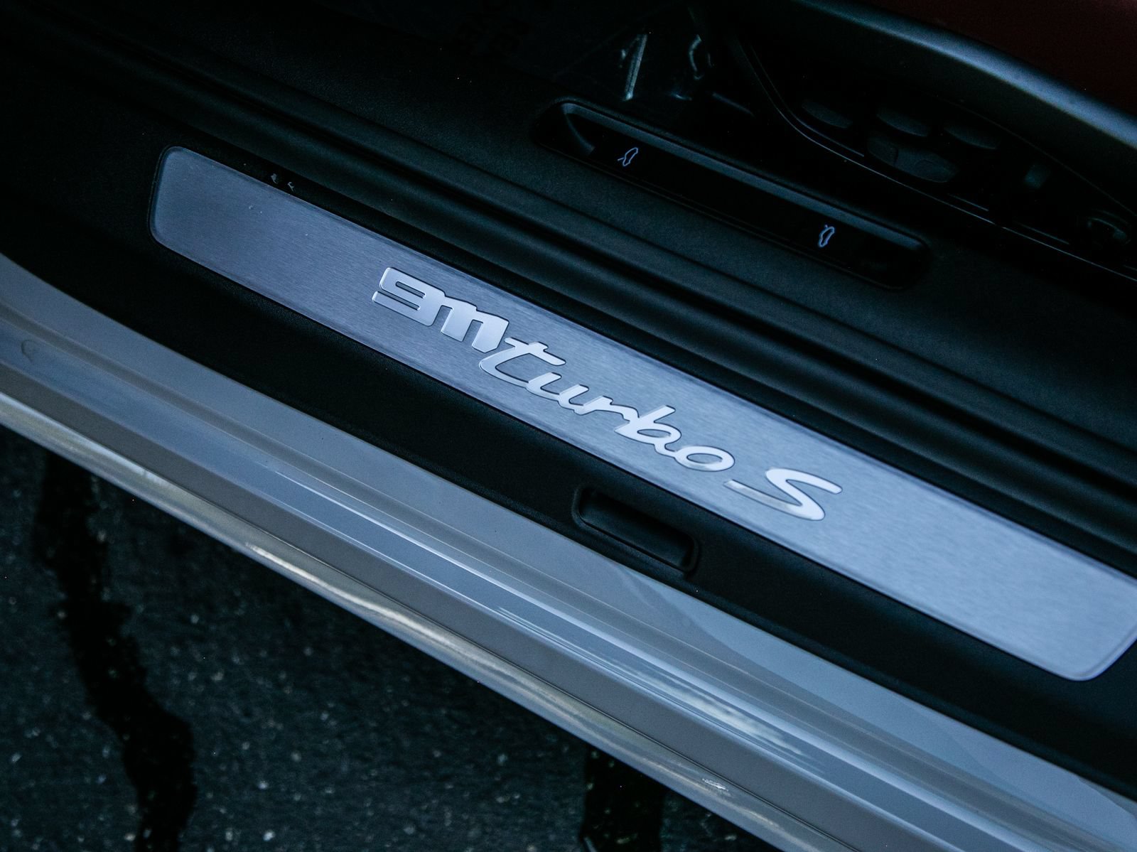 Certified 2022 Porsche 911 Turbo S AWD/4WD image 18