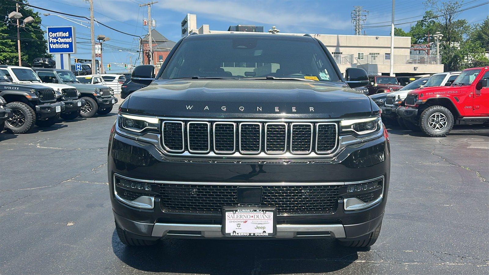 Certified 2022 Jeep Wagoneer Series III w/ Premium Group I AWD/4WD image 2