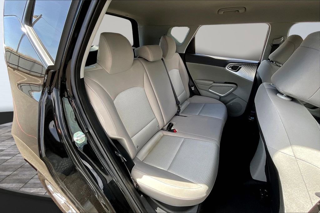 Used 2025 Kia Soul LX w/ LX Technology Package FWD image 25