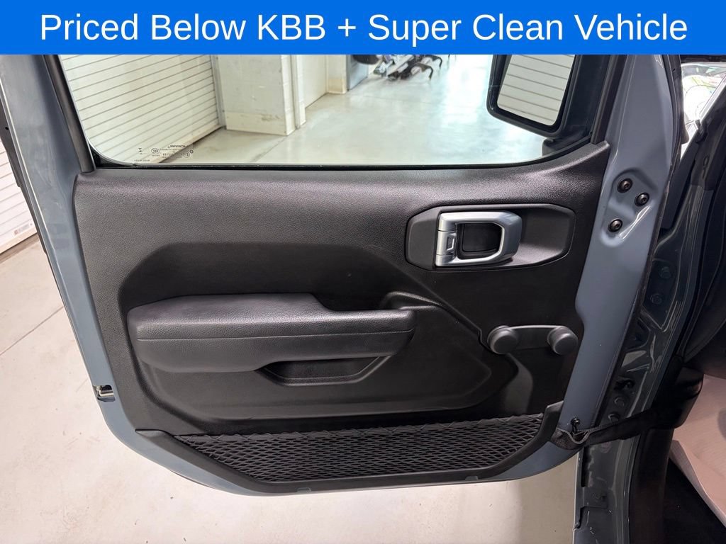 Used 2024 Jeep Wrangler Unlimited Sport AWD/4WD image 8