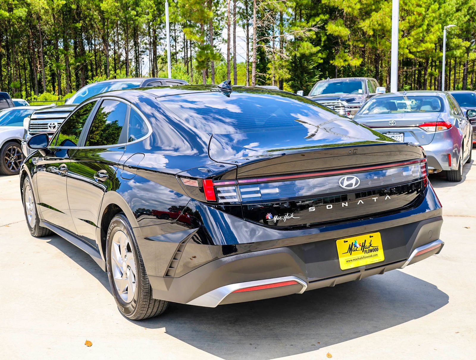 Used 2025 Hyundai Sonata SE FWD image 3