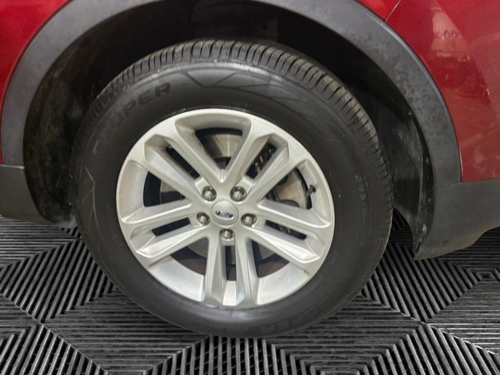 Used 2013 Ford Explorer XLT image 17
