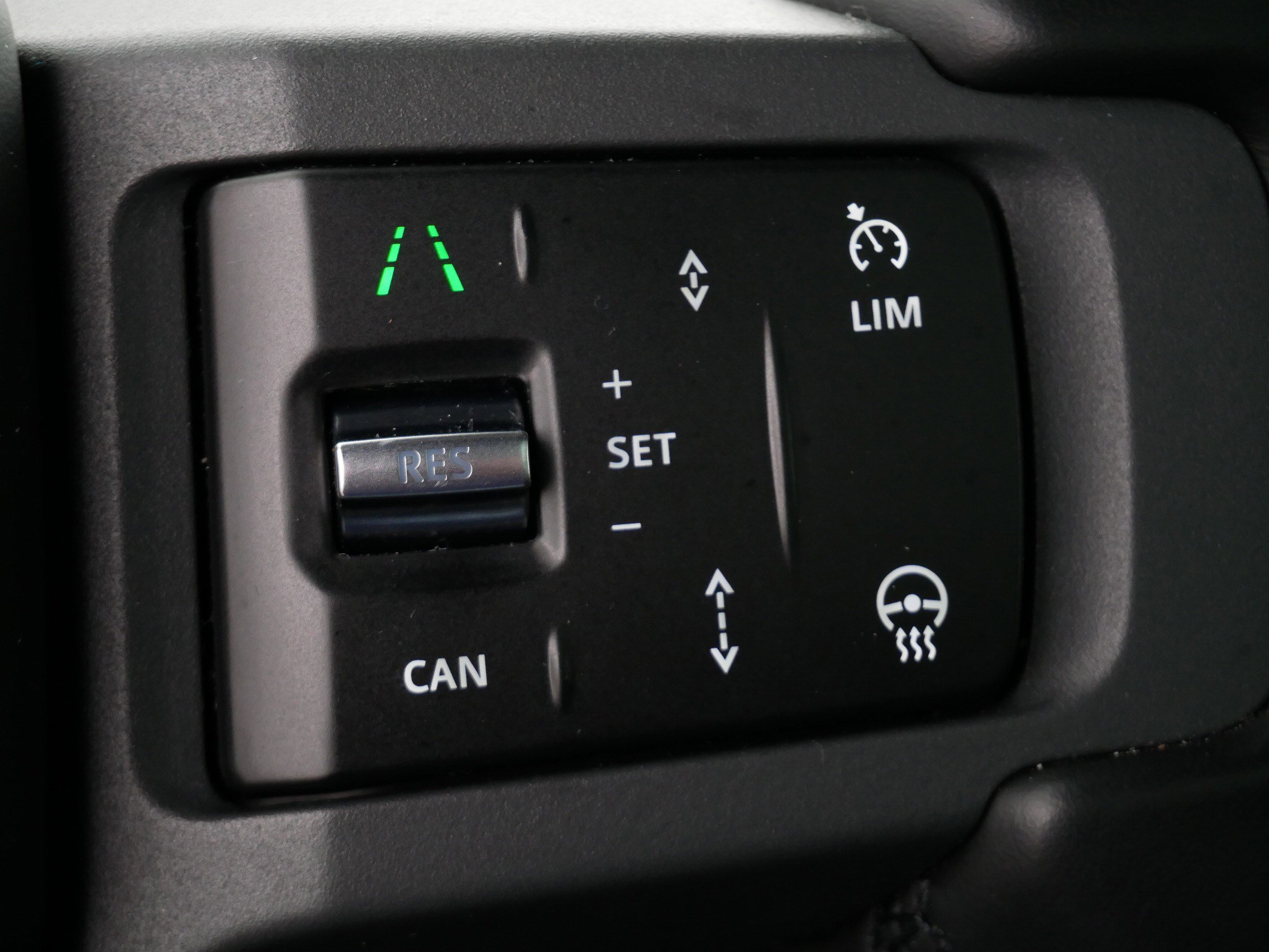 Used 2023 Land Rover Defender 90 X image 25