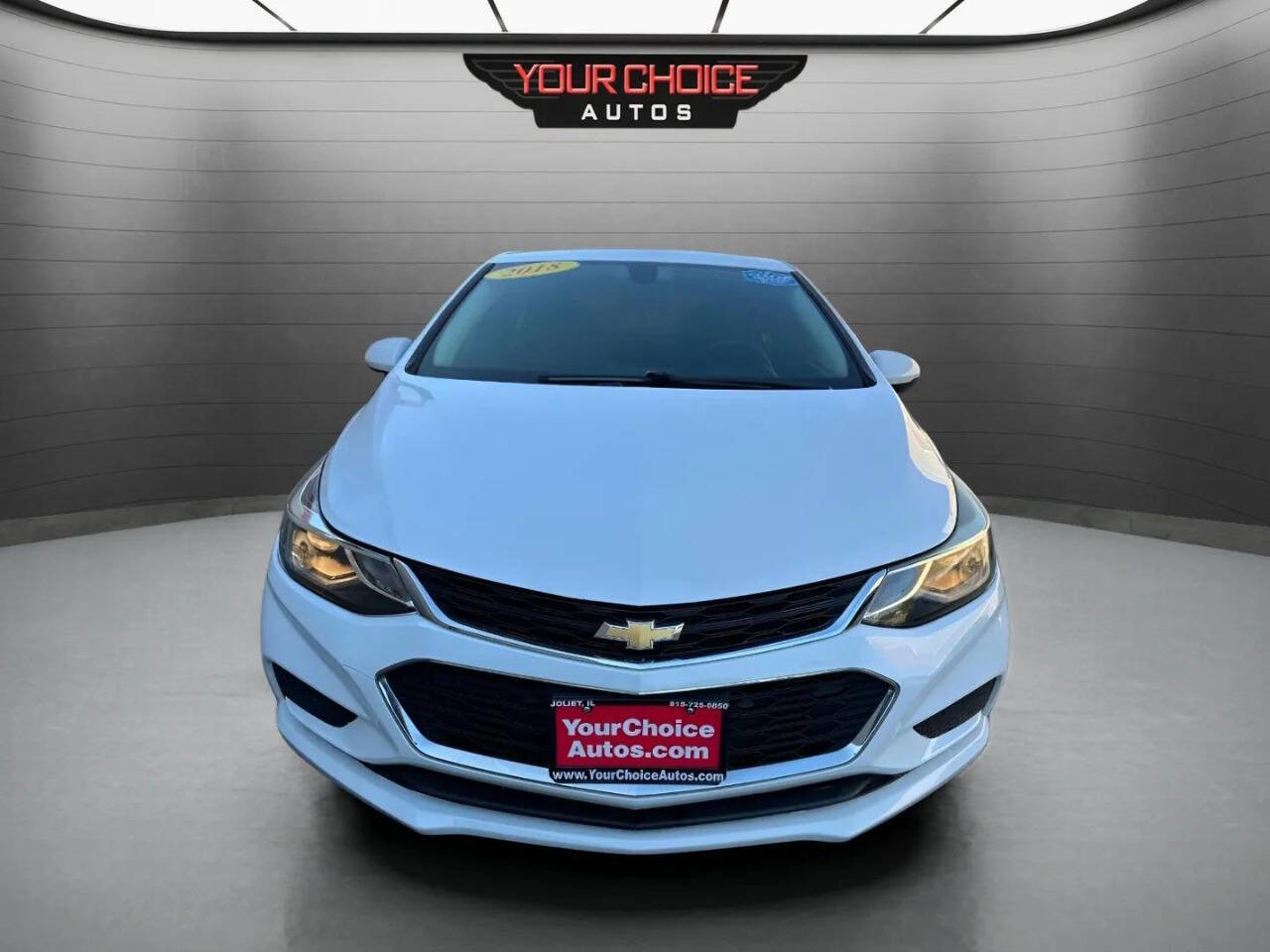 Used 2018 Chevrolet Cruze LT w/ Convenience Package image 2
