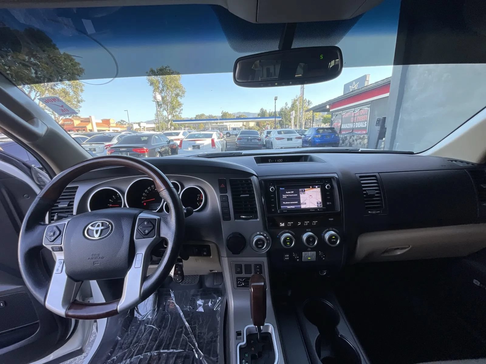 Used 2017 Toyota Sequoia Platinum RWD image 10