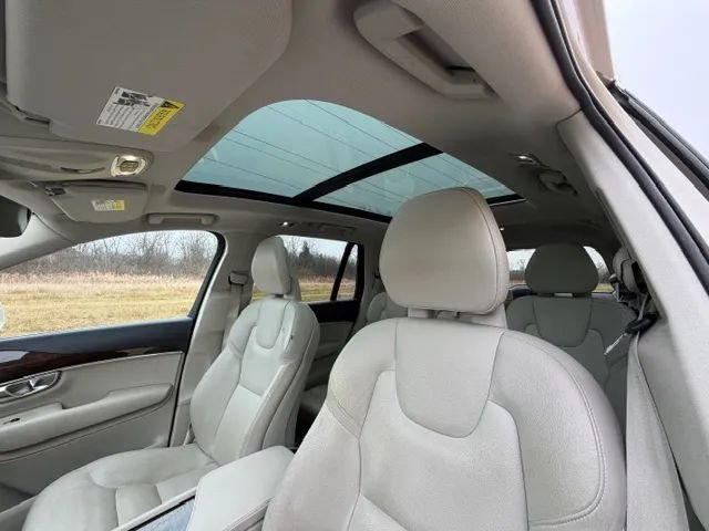 Used 2016 Volvo XC90 T6 Momentum w/ Protection Package Plus image 23